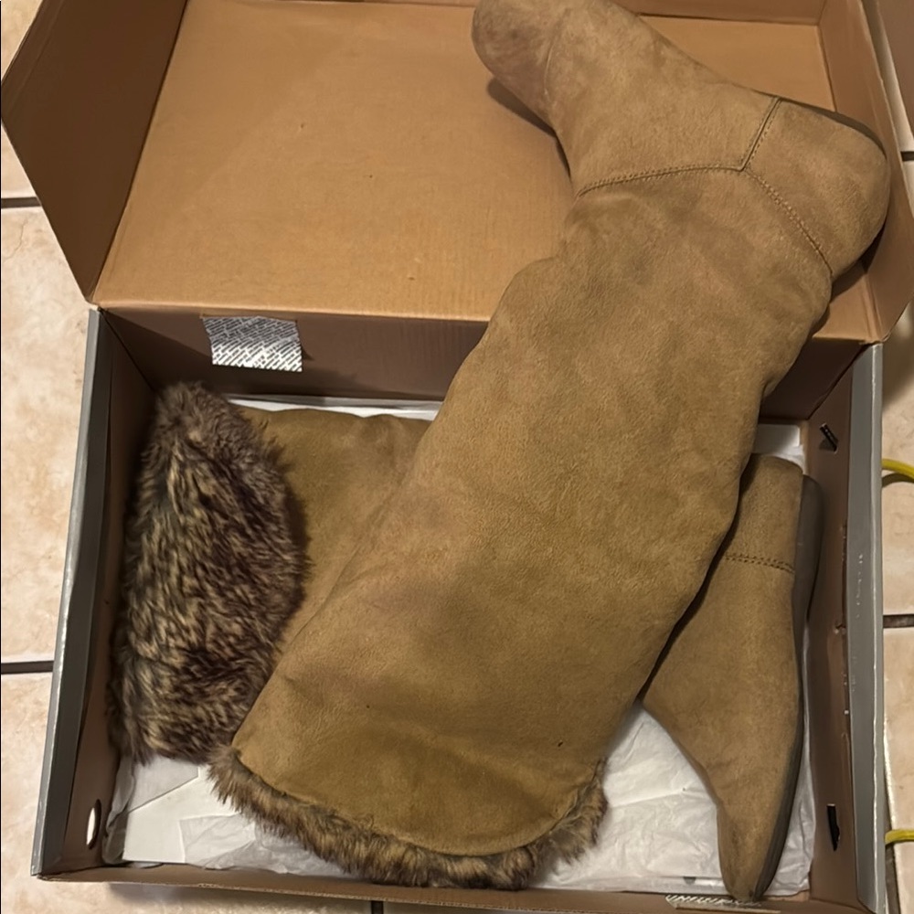 Tan Suede Knee-High Boots with Faux Fur Lining